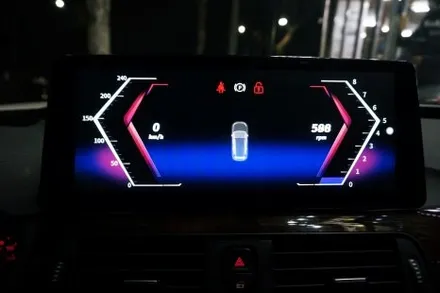 대구 경산 BMW 12.3인치 안드로이드올인원으로 카플레이. 내비게이션 매립.