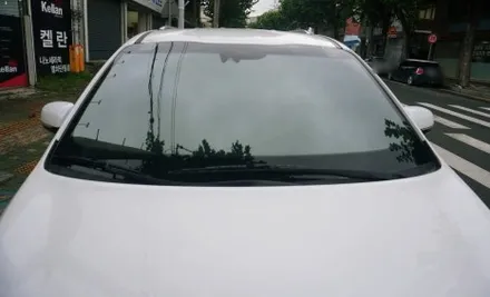 대구 경산 올뉴카니발 전면 유리교체 썬팅재시공은 켈란의 최고 프리미엄 반사필름으로.
