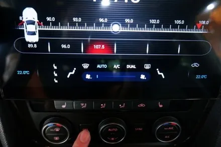 폭스바겐 파사트 켈란 안드로이드 올인원. 네비게이션 매립. 순정형 AHD 후방카메라.
