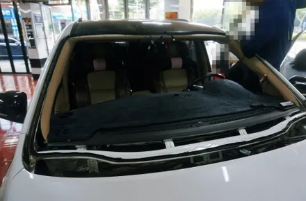 대구 경산 올뉴카니발 전면유리교체와 썬팅을 한번에 해결하기.