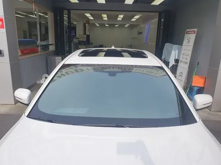 대구 달서구 BMW G30 BMW5시리즈 G바디 로얄시리즈 701 반사필름 전체 재시공 [썬루프 까지]