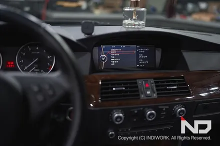 2009 BMW E60 528i 애플카플레이,후방카메라 시공!  순정 시스템 변경없이 시공됩니다. / 서울 구로구 구로동