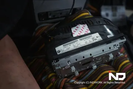 2009년 BMW E60 후기형에 무선 카플레이&안드로이드 오토 빌드 , ADD 트렁크 캐치형 후방 카메라 PGS 연동 / 서울 구로구 구로동