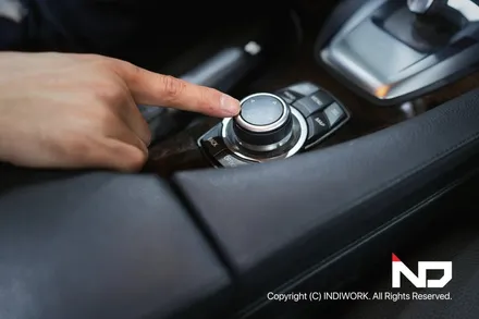 2009년 BMW E60후기형에  무선 카플레이, 안드로이드오토  & 순정형 후방카메라 까지 Get ! / 서울 구로구 구로동
