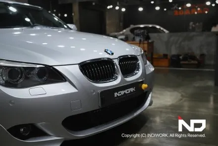 2009년 BMW E60후기형에  무선 카플레이, 안드로이드오토  & 순정형 후방카메라 까지 Get ! / 서울 구로구 구로동