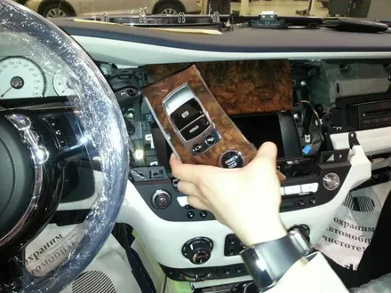 러시아 모스크바에서 롤스로이스 고스트에 HD-LINK & APCAST , 미러링 작업 / 서울 구로구 구로동