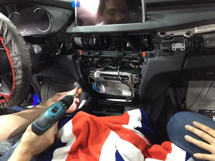 BMW X5 , 고화질 무선 미러링 by HDMI 인터페이스 IW06B-N23 & APCAST / 서울 구로구 구로동