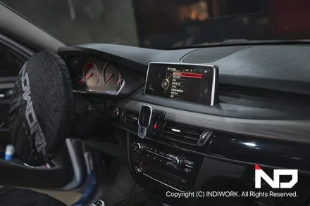 BMW X5 (F15) 에 터치 카플레이&안드로이드오토  모니터 빌드업 ! / 서울 구로구 구로동