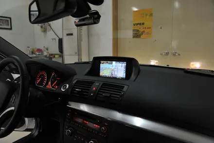때로는 보이는게 전부일때가 있습니다.  BMW 120D 네비게이션 상단 매립 ! / 서울 구로구 구로동