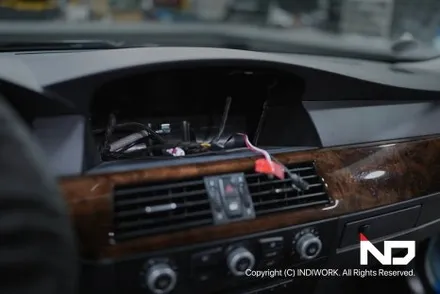 2009년 BMW E60후기형에  무선 카플레이, 안드로이드오토  & 순정형 후방카메라 까지 Get ! / 서울 구로구 구로동