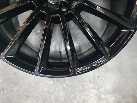 벤츠 e350 4matic 20인치 순정휠 블랙유광색상으로 휠복원진행 청주휠복원, 청주휠수리, 청주명품휠복원, 청주명품휠수리, 휠매니져, 휠매니저 / 청주시 서원구