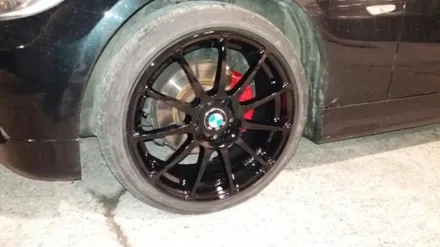 <청주휠수리/청주휠도색>BMW330i차량 18인치 휠 상처복원후 블랙유광 색상으로복원 / 청주시 서원구