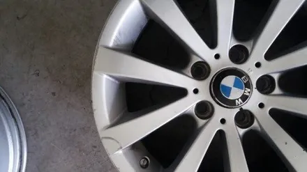 <청주휠수리/청주휠도색> BMW차량 순정휠17인치 상처복원후 하이퍼 실버색상으로 복원 / 청주시 서원구
