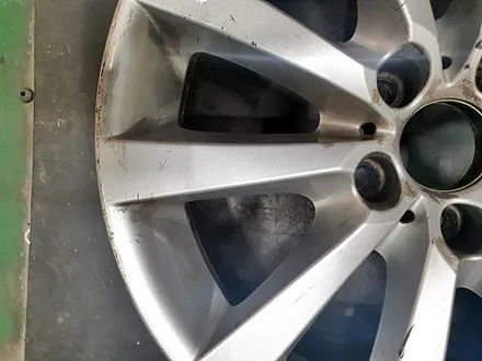 BMW 528i 18인치 순정휠 그레이메탈 색상으로 휠복원 및 휠수리 진행 청주명품휠복원, 청주명품휠수리, 휠매니저, 휠매니져 / 청주시 서원구