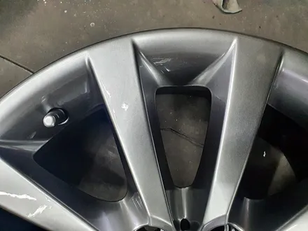 BMW 528i 18인치 순정휠 그레이메탈 색상으로 휠복원 및 휠수리 진행 청주명품휠복원, 청주명품휠수리, 휠매니저, 휠매니져 / 청주시 서원구