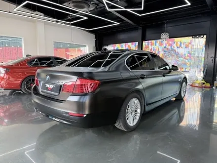 BMW f10 520d 랩핑 시공  사틴 블랙 완벽 변신 / 안산 화성 랩핑 전문 / 아지트클로버&카페아지트.7 / 경기 화성 남양