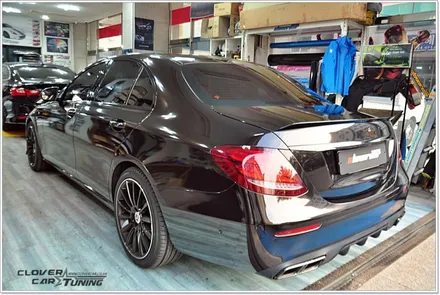 벤츠 W213 E300전체랩핑 3m 유광엠버블랙전체랩핑 및 e63amg범퍼교체 크롬죽이기랩핑 [안산랩핑] 시공입니다 / 안산 상록구