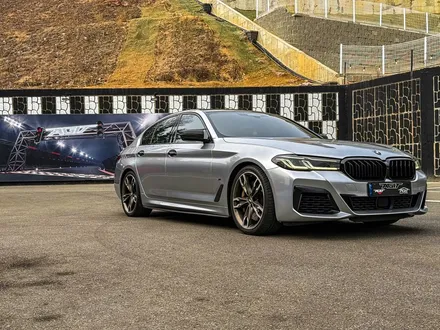 화성 남양 BMW M550i 전체랩핑 재시공, 무광 차콜메탈릭 제거 후 고광택 포르쉐 감성 GT실버 랩핑 + 3M 블랙유광 루프스킨 / 경기 화성 남양