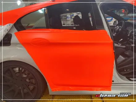bmw F10 530i전체랩핑 3m 사틴네온오렌지랩핑 형광색래핑 시공 [ 안산랩핑 ] / 안산 상록구