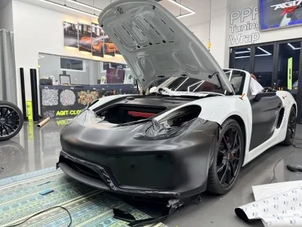 화성 남양 포르쉐 981 박스터 GTS 전체랩핑, 에이버리 다크옐로우 제거 후 3M 사틴블랙 재시공 / 경기 화성 남양