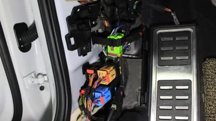 폭스바겐 파사트 GT 터치 액정 에어컨 공조기, TPMS, 알람혼, 공갈 버튼 시공 및 편의 코딩 적용 by AH-ONE / 경기 이천 부발