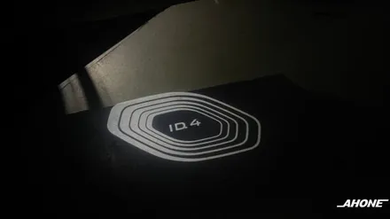 폭스바겐 ID4 사이드미러 턴 시그널, 워셔액 커버, 사이드 엠블럼, 퍼들램프 장착. / 경기 이천 부발
