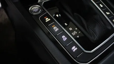 폭스바겐 파사트 GT 터치 액정 에어컨 공조기, TPMS, 알람혼, 공갈 버튼 시공 및 편의 코딩 적용 by AH-ONE / 경기 이천 부발