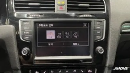 폭스바겐 골프7세대 1.4TSI 순정 카플레이 사용 가능합니다. 신품 MIB 2.5 시공. / 경기 이천 부발