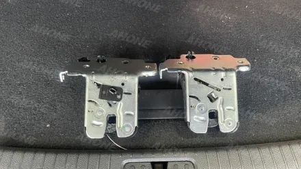 폭스바겐 티구안 잊을만하면 입고되네요. 트렁크 액추에이터 교환. / 경기 이천 부발