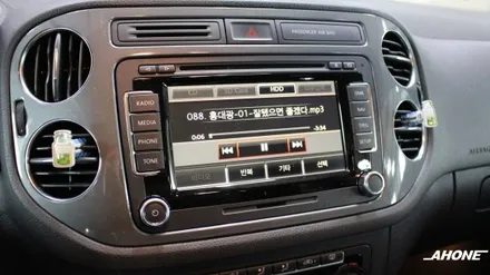 폭스바겐 구형 티구안 RCD330Plus, 순정 후방카메라 시공 by AH-ONE / 경기 이천 부발