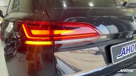 폭스바겐 투아렉 V6 독일 정품 V8 테일램프 & 풀 스크린 앱 커넥트 시공. / 경기 이천 부발