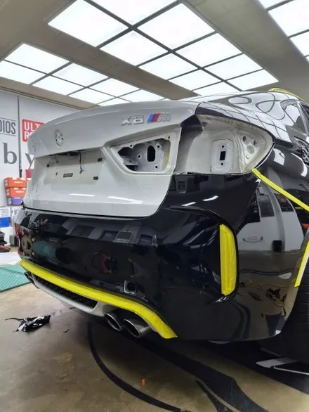 수원 랩핑, 유광 블랙은 실력을 숨길 수 없는 색입니다. BMW X6M 전체 랩핑. / 경기 화성