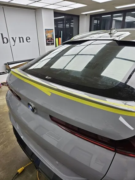 광교 랩핑, BMW X6 고광택 랩핑. 역동적인 매력을 가득 담은 사례. / 경기 화성