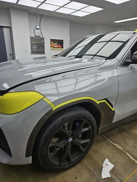 광교 랩핑, BMW X6 고광택 랩핑. 역동적인 매력을 가득 담은 사례. / 경기 화성