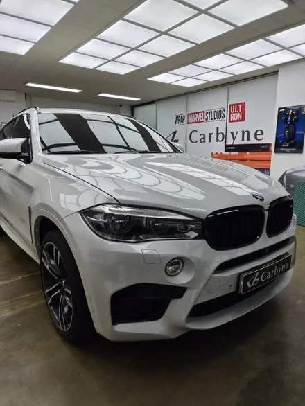 수원 랩핑, 유광 블랙은 실력을 숨길 수 없는 색입니다. BMW X6M 전체 랩핑. / 경기 화성