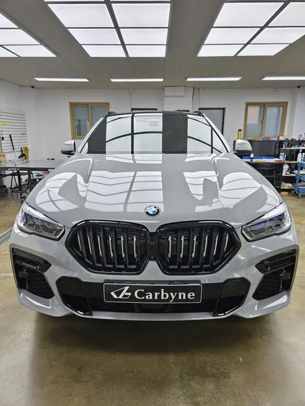 광교 랩핑, BMW X6 고광택 랩핑. 역동적인 매력을 가득 담은 사례. / 경기 화성