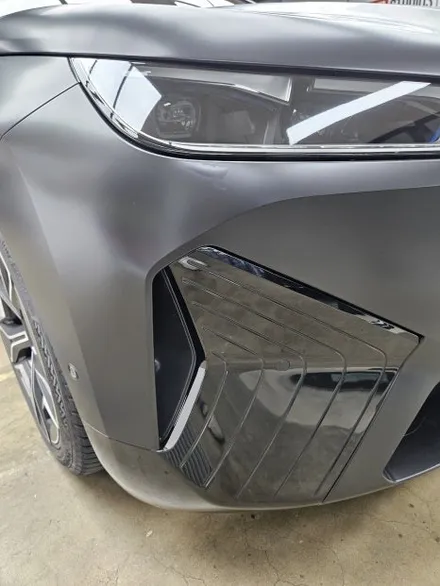 BMW IX 무광 PPF. 부담 없이 매트 컬러를 유지하는 비결. 영통구 권선구 울트론 PPF. / 경기 화성