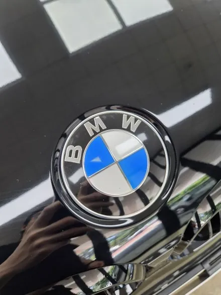 수원 랩핑, 유광 블랙은 실력을 숨길 수 없는 색입니다. BMW X6M 전체 랩핑. / 경기 화성