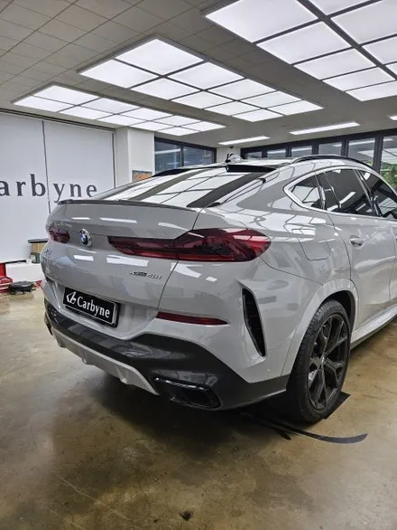 광교 랩핑, BMW X6 고광택 랩핑. 역동적인 매력을 가득 담은 사례. / 경기 화성