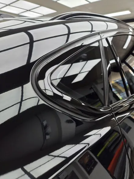 수원 랩핑, 유광 블랙은 실력을 숨길 수 없는 색입니다. BMW X6M 전체 랩핑. / 경기 화성