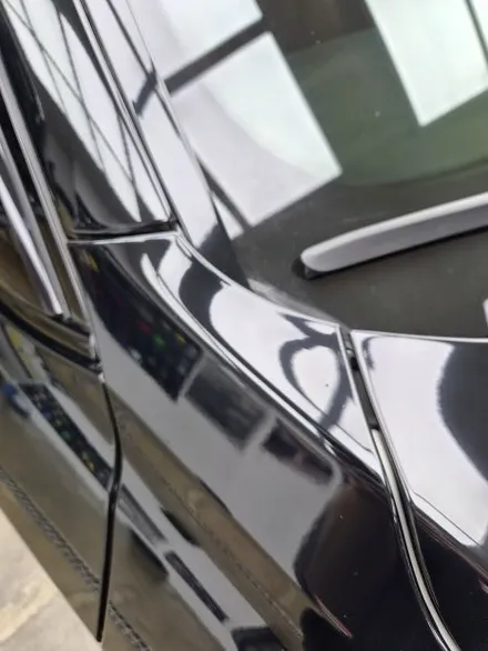 수원 랩핑, 유광 블랙은 실력을 숨길 수 없는 색입니다. BMW X6M 전체 랩핑. / 경기 화성