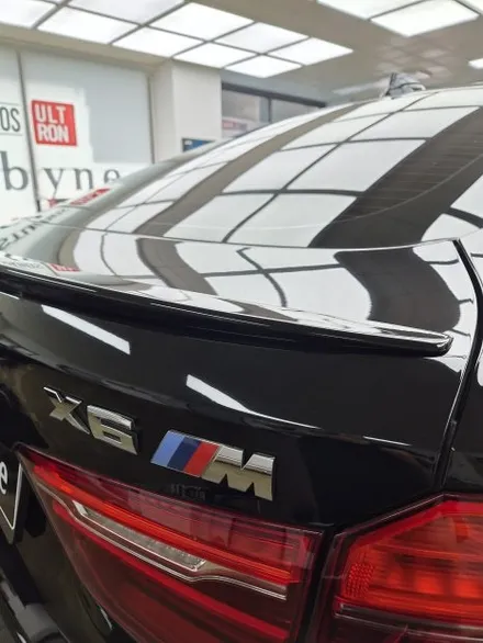 수원 랩핑, 유광 블랙은 실력을 숨길 수 없는 색입니다. BMW X6M 전체 랩핑. / 경기 화성