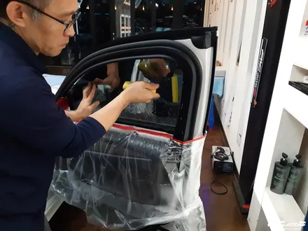 파주일산 BMW 520d(G30) 기존필름 제거후 솔라가드 퀀텀 썬팅 시공. / 고양 덕양구 동산동