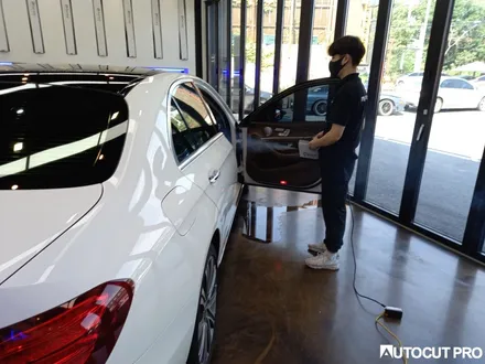 벤츠 E400 기존 루프스킨 제거후 파주 탑폴리에 루프스킨 시공. by 오토컷프로샵 파주점. / 고양 덕양구 동산동