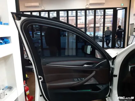 파주일산 BMW 520d(G30) 기존필름 제거후 솔라가드 퀀텀 썬팅 시공. / 고양 덕양구 동산동
