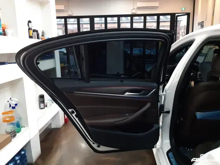파주일산 BMW 520d(G30) 기존필름 제거후 솔라가드 퀀텀 썬팅 시공. / 고양 덕양구 동산동