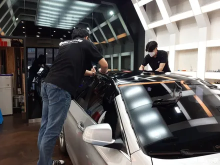 BMW 520D 3M2080 파주 루프스킨 시공. / 고양 덕양구 동산동