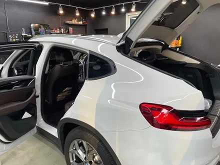 BMW X4 \'사틴 다크 바솔트\' 전체 랩핑 - 자동차 랩핑 비용 / 강남,개포,서초