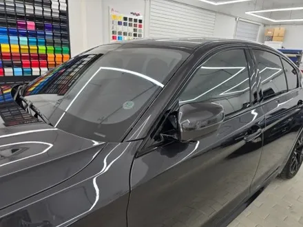 BMW 530i 반무광 사틴 다크 그레이 차량 전체 랩핑 / 강남,개포,서초