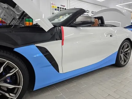 BMW Z4 m40i 강남 자동차 전체 랩핑 고광택 캔디 블루 / 서울 강남